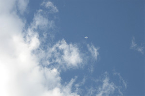 頭上に広がる青空